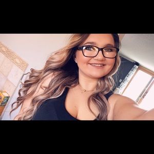 Meet your Posher, Danielle